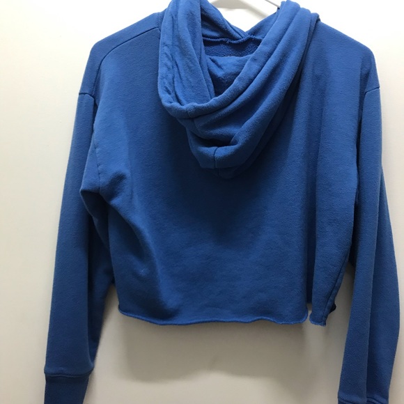 Blue crop top - Picture 2 of 3